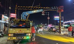 Cegah Kecelakaan di Silayur, Wali Kota Semarang Pasang Portal Katrol