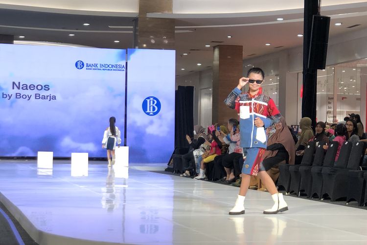 Aksi Faza, model cilik down syndrome di panggung Jogja Fashion Trend 2023