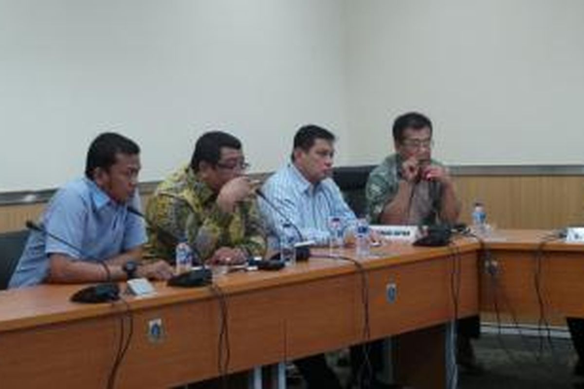 Anggota DPRD, Ketua Fraksi Partai Nasdem Bestari Barus dalam sebuah pertemuan di gedung DPRD DKI, Jumat (13/2/2015).