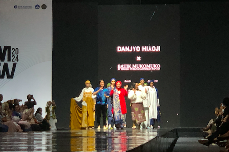 Koleksi Danjyo Hiyoji dengan batik Mukomuko khas Bengkulu