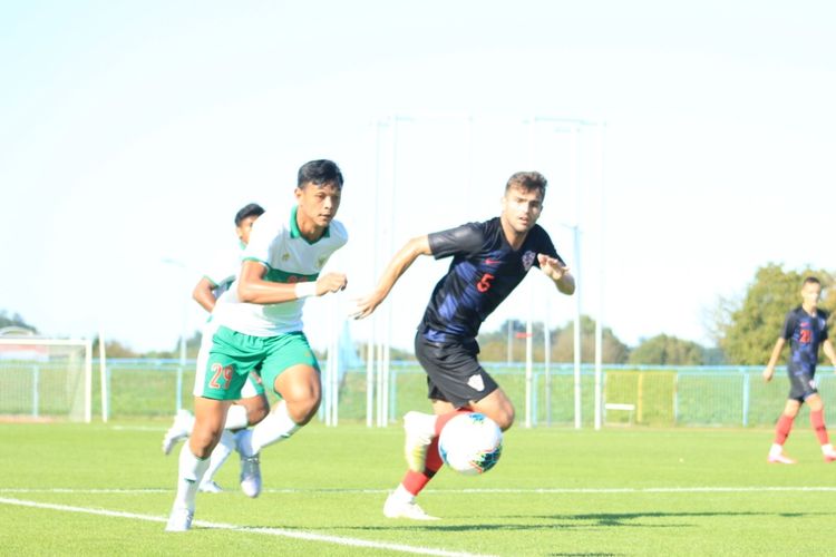 Aksi penyerang timnas U19 Indonesia, Saddam Emiruddin Gaffar, kala melawan Kroasia, Selasa (8/9/2020).