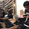 Gurihnya Bisnis “Sandal Korea” di Bandung, Sebulan Laku 2.000 Pasang