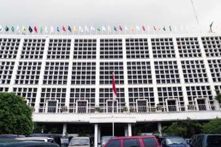 Bagian depan Gedung Komisi Pemilihan Umum (KPU) di Jalan Imam Bonjol, Jakarta.