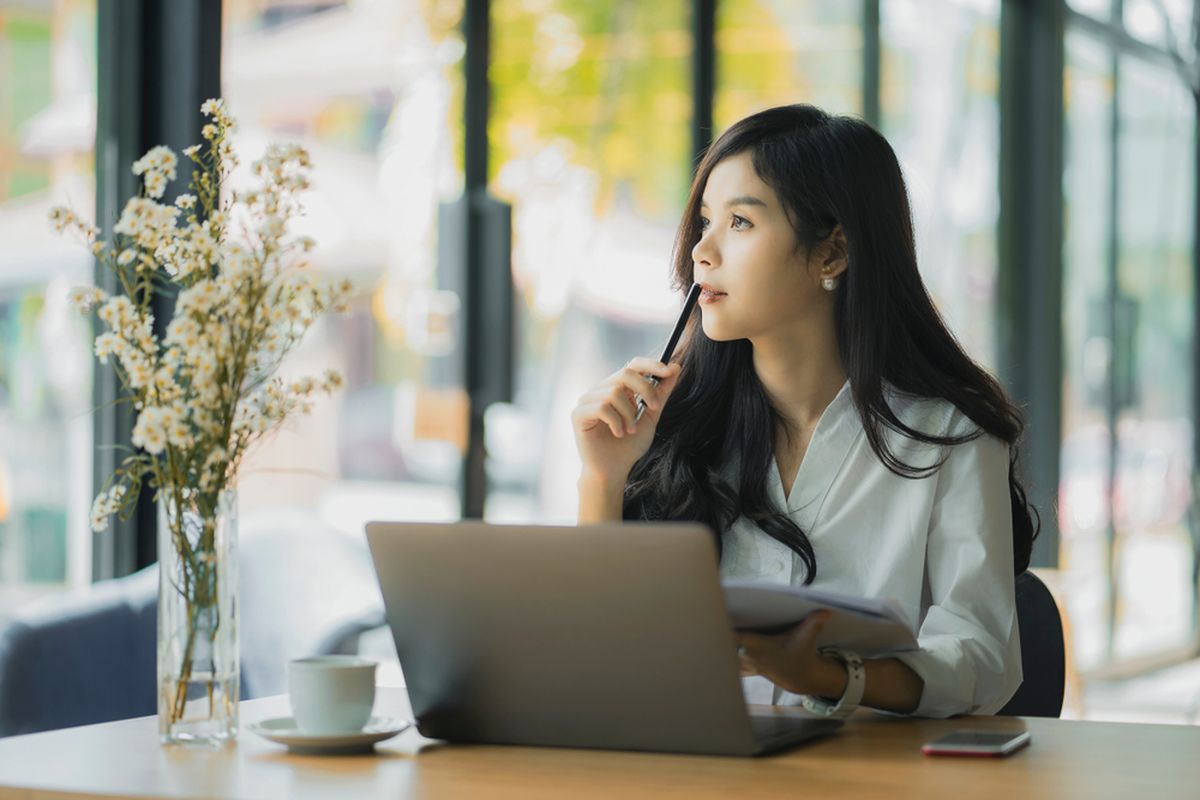 Quarter life crisis kerap kali melanda orang-orang yang memasuki rentang usia emerging adulthood, yakni fase di antara remaja dan dewasa.