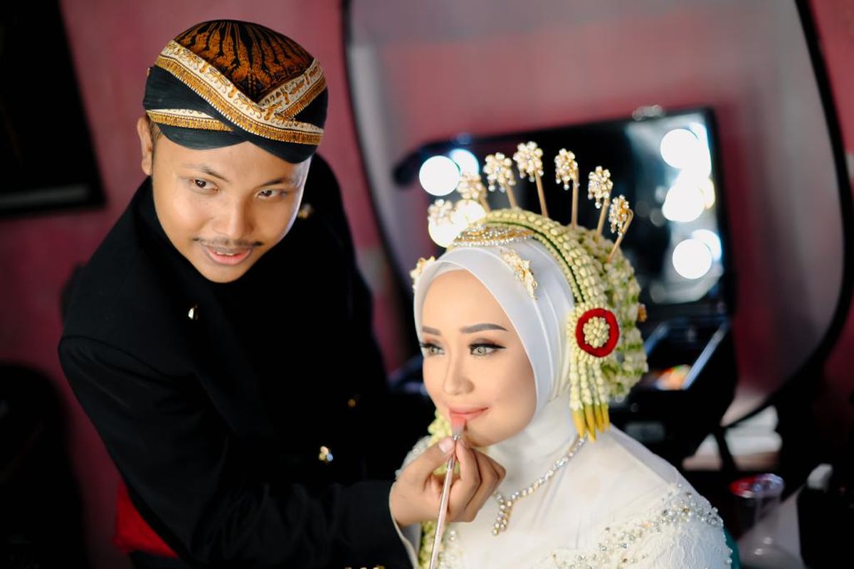 Febrianto, Owner Hastina Weeding (MUA)