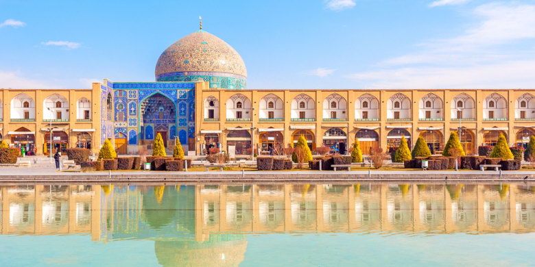 Warna-warni Masjid Lotfollah. (Shutterstock)