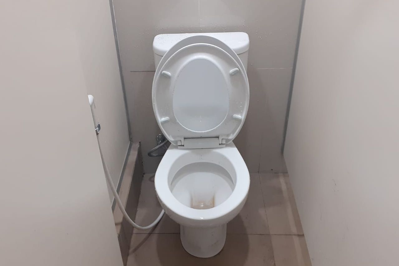 Membandingkan Toilet Publik di Pusat Transportasi Jadebotabek
