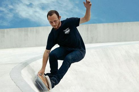 Skateboard Tanpa Roda bisa Melayang di Atas Lantai