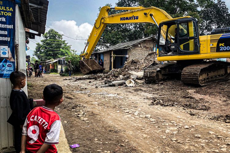 Penantian 6 Bulan Warga Terdampak Revitalisasi Situ Ciburuy Usai, Kompensasi 232 KK Cair