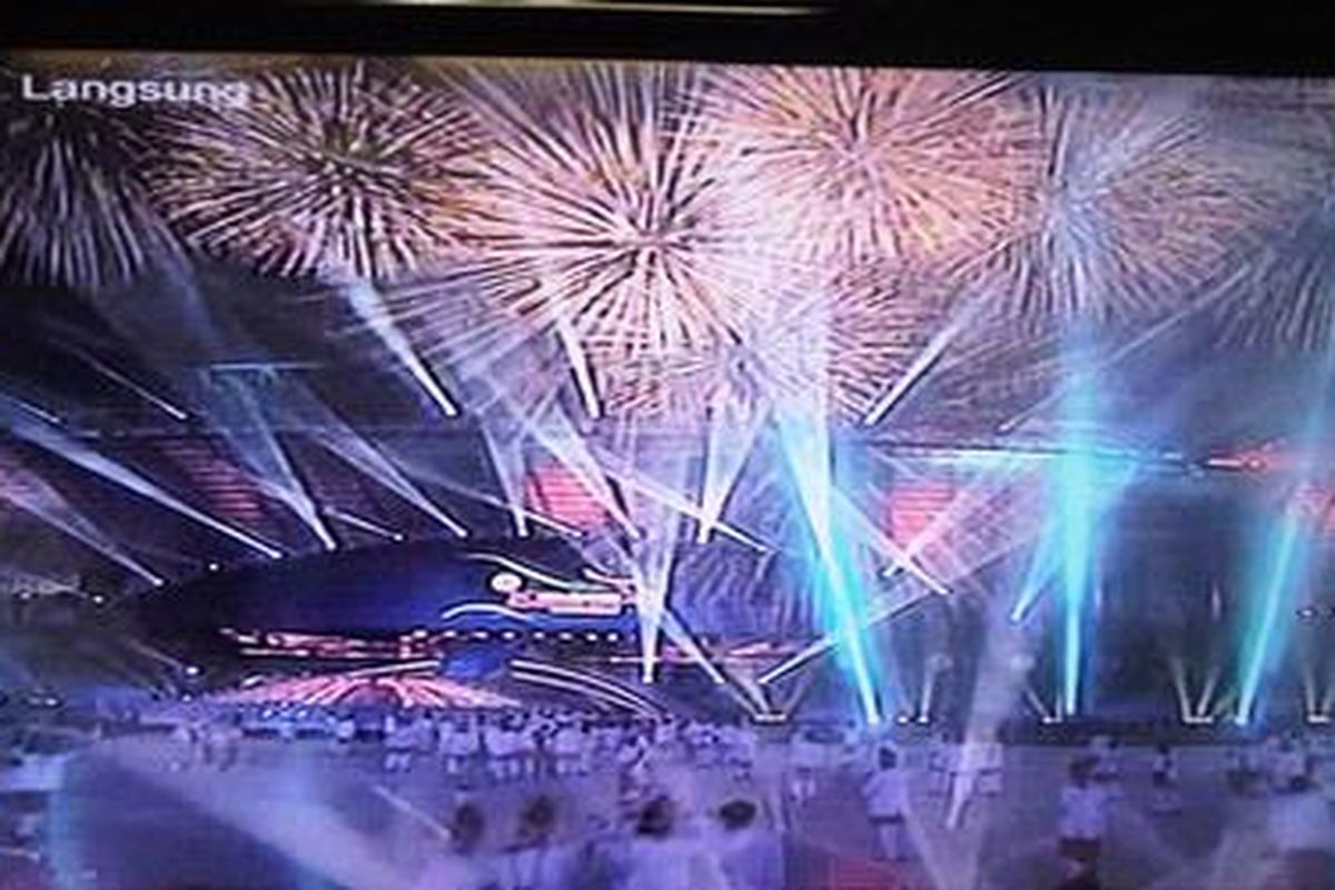 Suasana pembukaan SEA Games XXVI di Jakabaring, Palembang, Jumat (11/11/2011) malam.