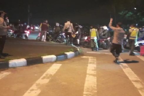 100 Pemudik Motor Terobos Pos Penyekatan dan Lawan Arus di Karawang, Polisi: Personel Tak Sebanding