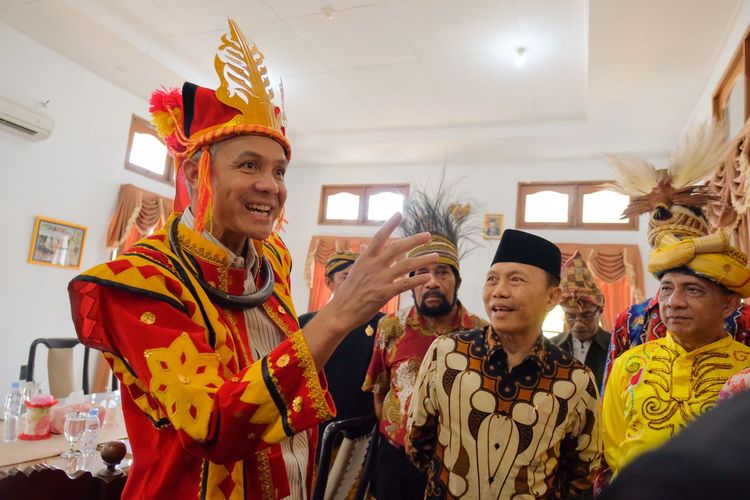 Gubernur Jateng Ganjar Pranowo menghadiri peresmian Rumah Pembauran Kebangsaan Jateng di Wisma Perdamaian, Jalan Imam Bonjol, Semarang, Selasa (16/5/2023).