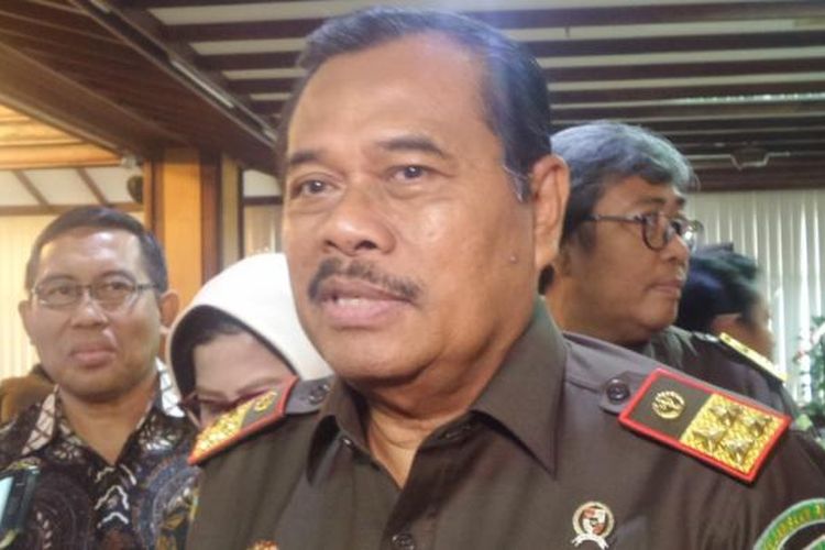 Jaksa Agung Muhammad Prasetyo di kompleks Kejaksaan Agung, Jakarta, Selasa (14/3/2017).