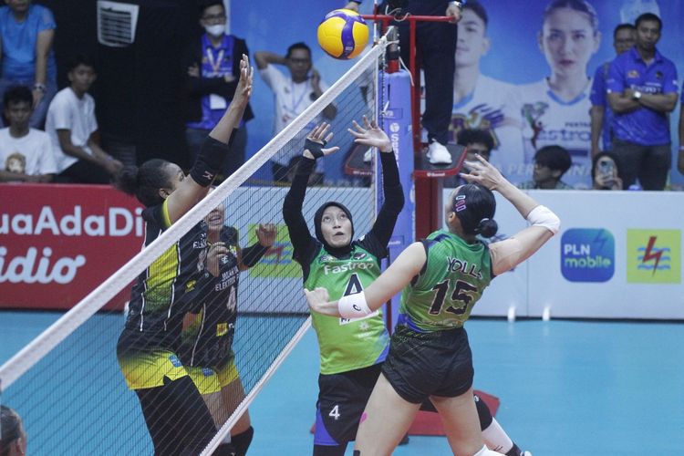 Pertandingan antara Jakarta Pertamina Fastron vs Jakarta Elektrik PLN dalam laga lanjut Proliga 2023 seri kedua putaran pertama di GOR Satria Purwokerto, Jawa Tengah, Sabtu (14/1/2023)