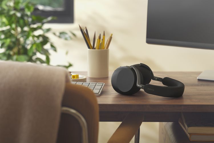 Jabra Evolve3 85 dan 75 Resmi Diluncurkan di Indonesia, Hadirkan Teknologi AI untuk Meeting Tanpa Mikrofon