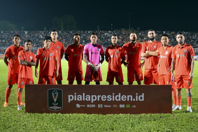 Komposisi tim Borneo FC saat laga pertama babak penyisihan Grup B Piala Presiden 2022 melawan Madura United yang berakhir dengan skor 1-0 di Stadion Segiri Samarinda, Selasa (14/6/2022) malam.