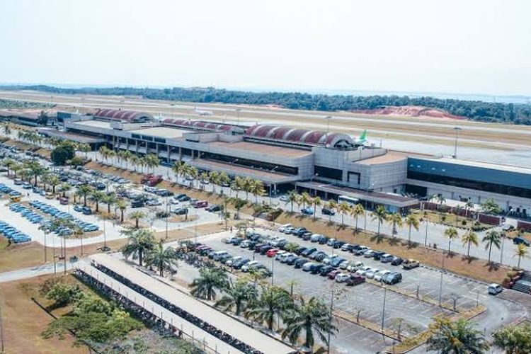 Potret Bandar Udara Internasional Hang Nadim Batam yang memiliki landasan pacu terpanjang di Indonesia.