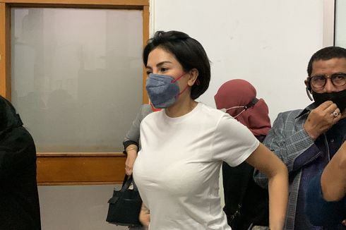 Nikita Mirzani Menginap bersama Anak Bungsunya Arkana di Kantor Polisi