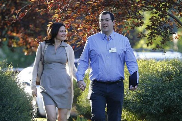 Pasangan Dave Goldberg (kanan) dan istri Sheryl Sandberg, pada 2014