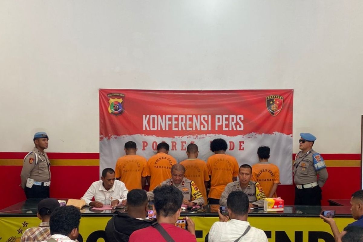 Polres Ende Tangkap 5 Tersangka Peredaran Ganja