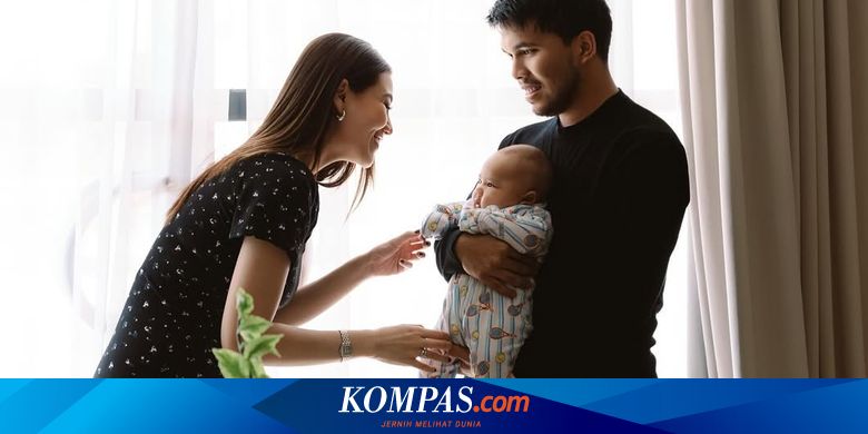 7 Momen Hangat Aaliyah Massaid dan Thariq Halilintar dengan Baby Arash yang Berusia 3 Bulan