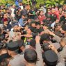 Demonstrasi Kian Memanas, Massa Sopir Gocar Mendesak Masuk ke Kantor Gojek