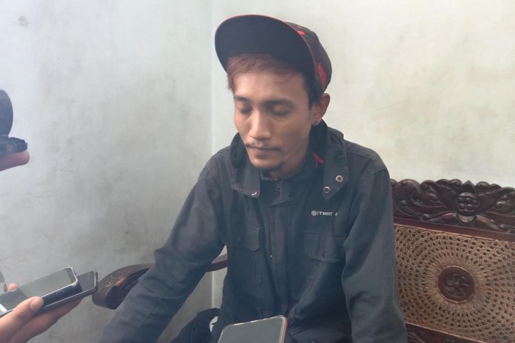 Yopi Widianto, ayah dari bayi yang meninggal di tengah proses persalinan, di RSUD Jombang, Jawa Timur, saat ditemui Kompas.com, Senin (1/8/2022).