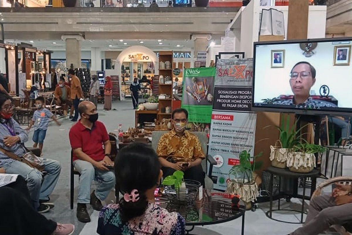 Direktur Jenderal Pengembangan Ekspor Nasional, Kasan membuka secara virtual acara sosialisasi program Business Export Coaching (BEC) di Mall Ambarrukmo Plaza, Yogyakarta, pada Sabtu (31 Okt 2020).

