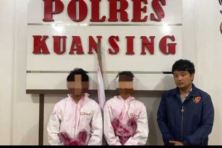 Takuti Warga Pakai Kain Bentuk Pocong, 2 Pemuda Diciduk Polisi di Kuansing Riau
