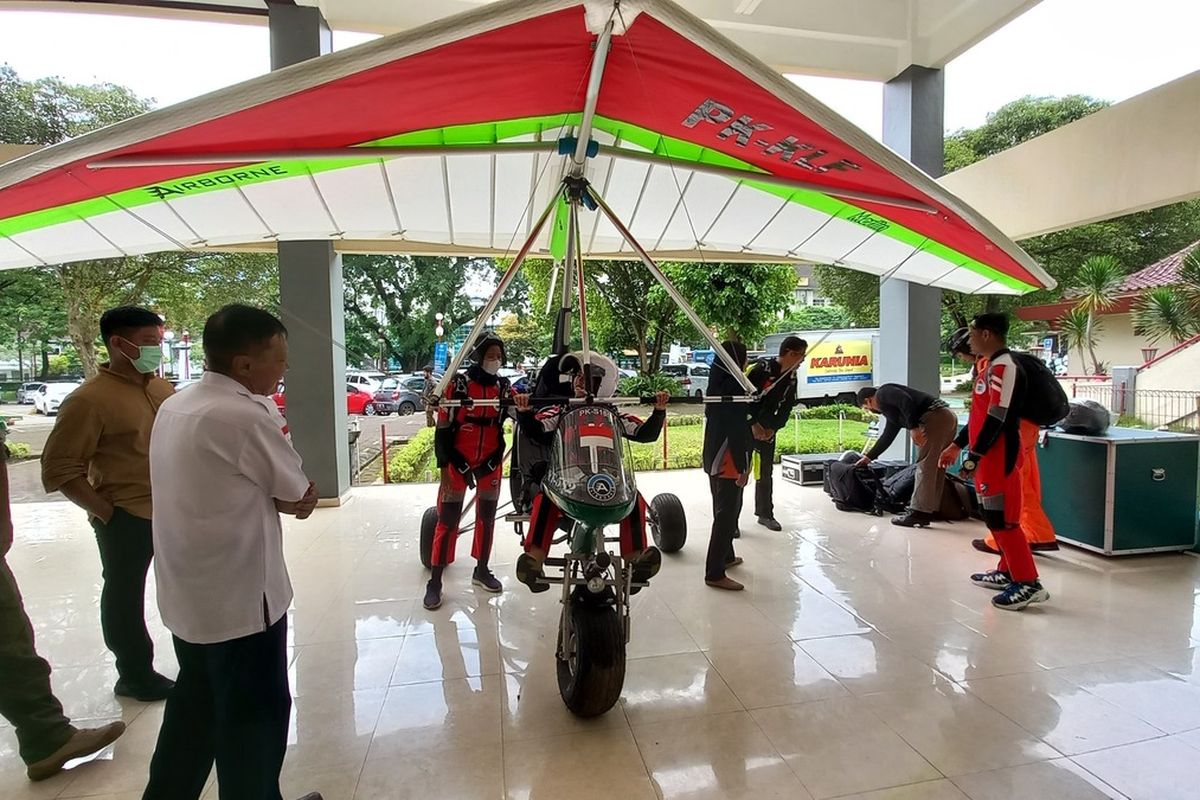 Pesawat hibah dar KLHK sedang dicoba oleh mahasiswa UGM di GSP, Senin (19/12/2022)
