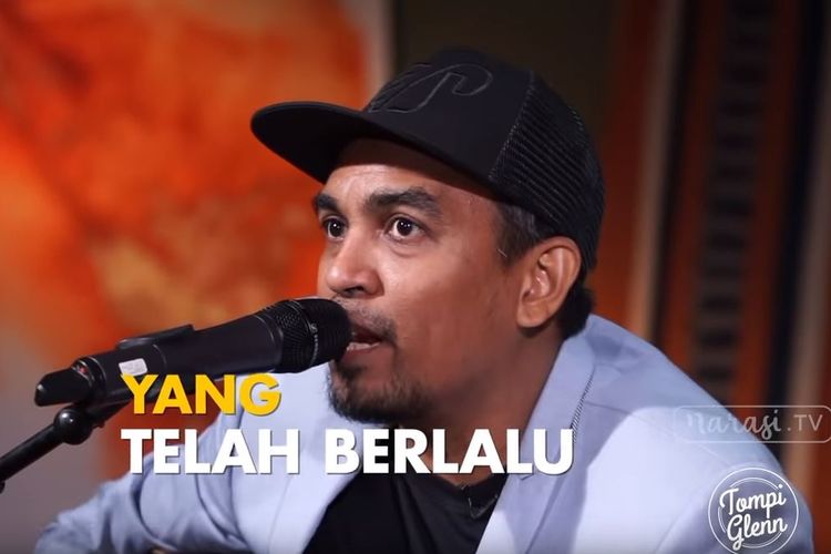 Glenn Fredly saat menyanyikan lagu pembukaan di acara Tompi & Glenn episode Tabloid BOLA Pamit: Nostalgia Tabloid BOLA pada 22 Oktober 2018. Musisi Tanah Air, Glenn Fredly, meninggal pada usia 44 tahun pada Rabu (8/4/2020) sore WIB.