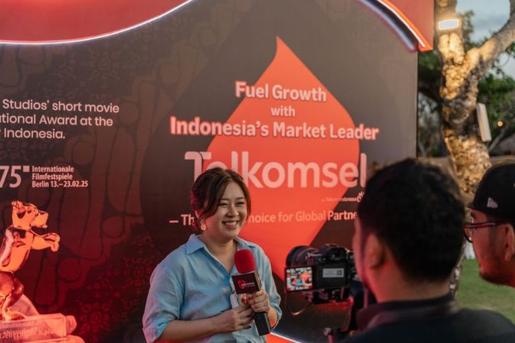 VP Digital Lifestyle Telkomsel, Lesley Simpson, menjelaskan bahwa Telkomsel kini berelasi dengan lebih dari 30 mitra konten nasional dan internasional, memberi pelanggan pilihan tayangan terlengkap serta membuka jalur distribusi global bagi kreator Indonesia. 