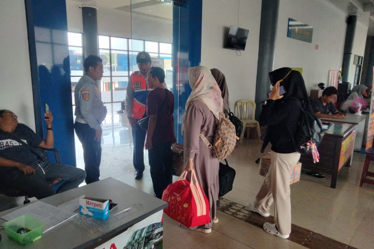 Bukan Mudik, Warga Sumenep Justru Ada yang Pilih Merantau Jaga Toko Saat Lebaran