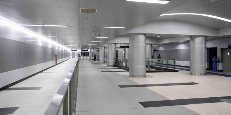 Suasana Stasiun MRT Bundaran Hotel Indonesia di Jakarta Pusat, Kamis (28/2/2019). Progres pembangunan MRT hingga saat ini sudah mencapai 99,06 persen dan rencana operasi komersial diperkirakan di antara 24-31 Maret.