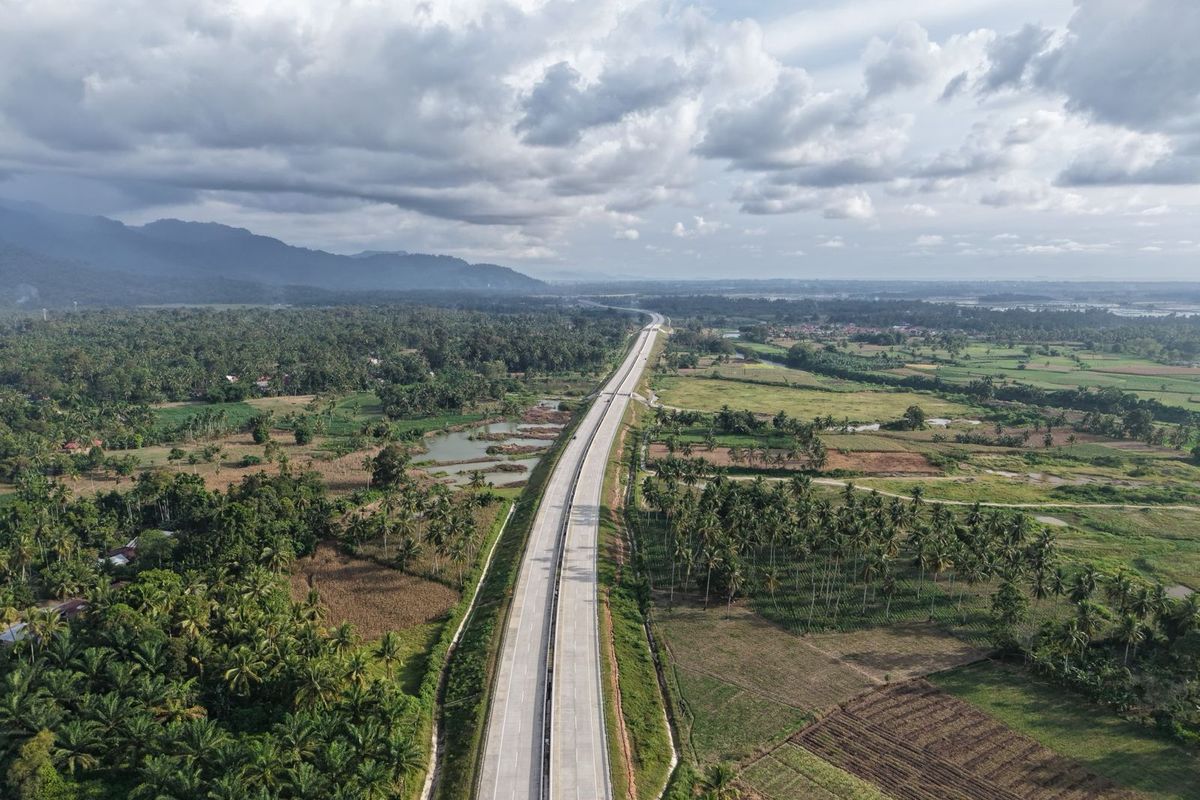 Ilustrasi jalan tol. Jadwal Diskon Tarif Tol 20 Persen untuk Mudik Lebaran 2025, Berlaku Mulai Hari Ini