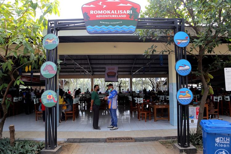 Wali Kota Surabaya Eri Cahyadi melaunching wahana wisata Romokalisari Adventure Land, Minggu (25/9/2022).