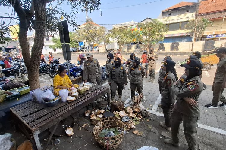 Pedagang Pasar di Kota Pasuruan Melawan Saat Penertiban, Wali Kota: Penertiban untuk Penataan Lebih Baik