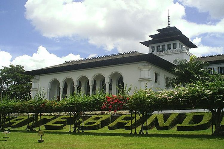 Penampakan museum gedung sate di Bandung.