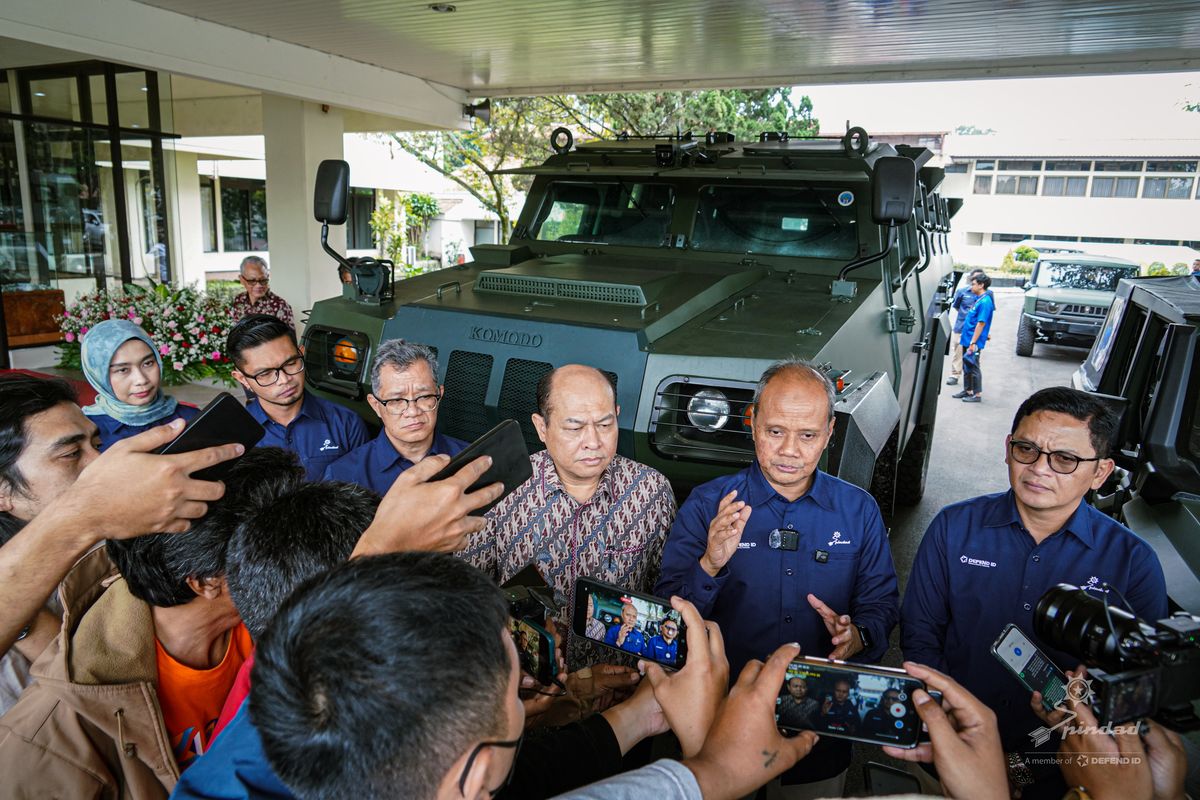 Konferensi pers Direktur Utama PT Pindad, Sigit P. Santosa di Bandung, Jawa Barat, Kamis (9/1/2025)