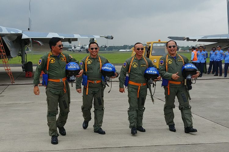 Panglima TNI Marsekal Hadi Tjahjanto, Kapolri Tito Karnavian, KSAD Mulyono, dan KSAL Ade Supandi di Halim Perdanakusuma, Jakarta, Rabu (20/12/2017).