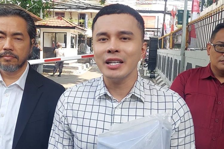 Oky Pratama Bantah Sarankan Reza Gladys Tutup Mulut Nikita Mirzani Pakai Uang
