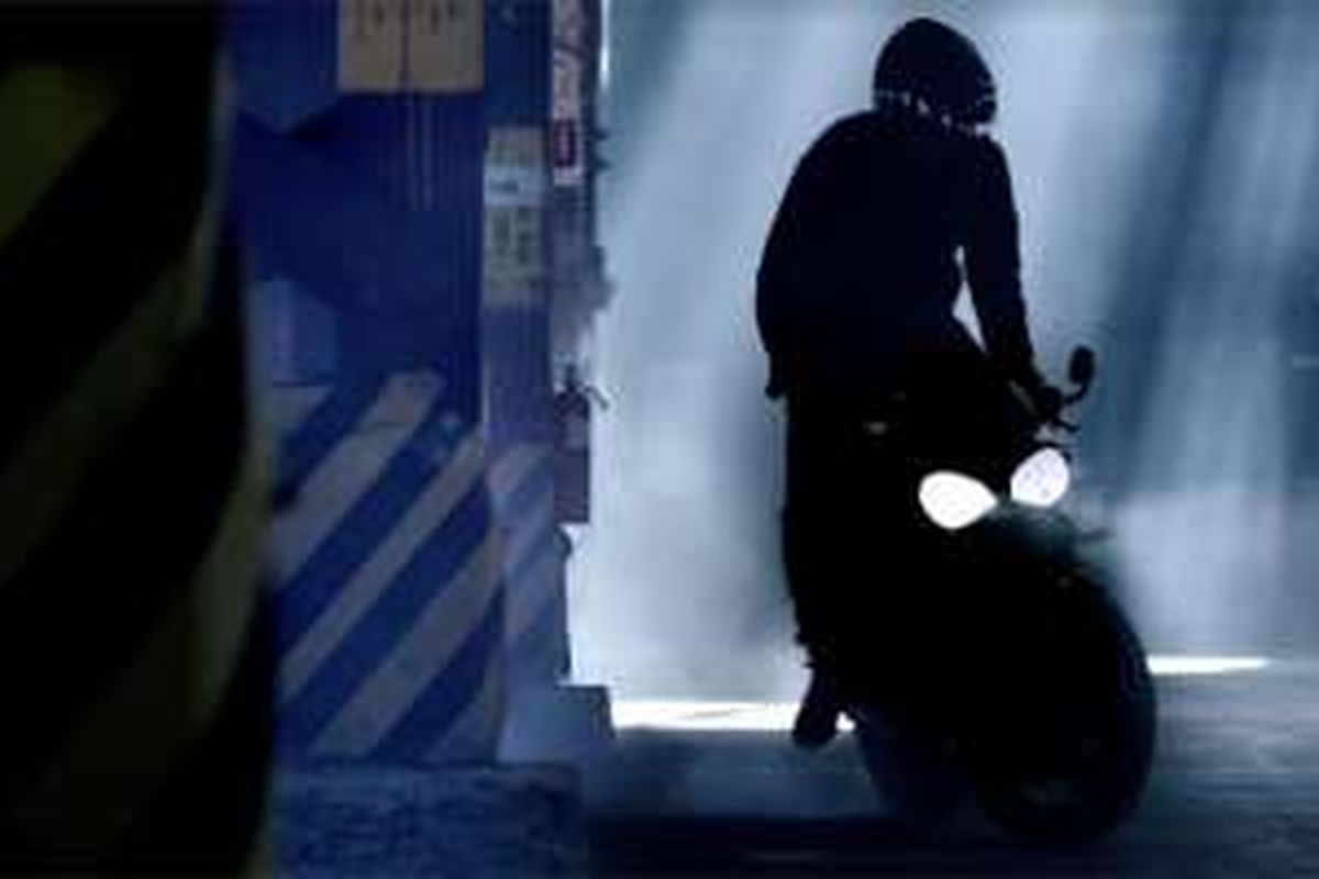 Penggalan teaser Triumph Street Triple.