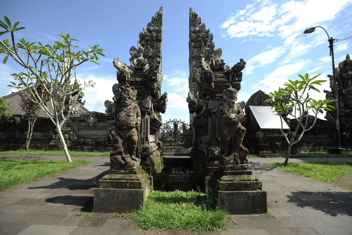 Pura Pura Agung Gunung Raung