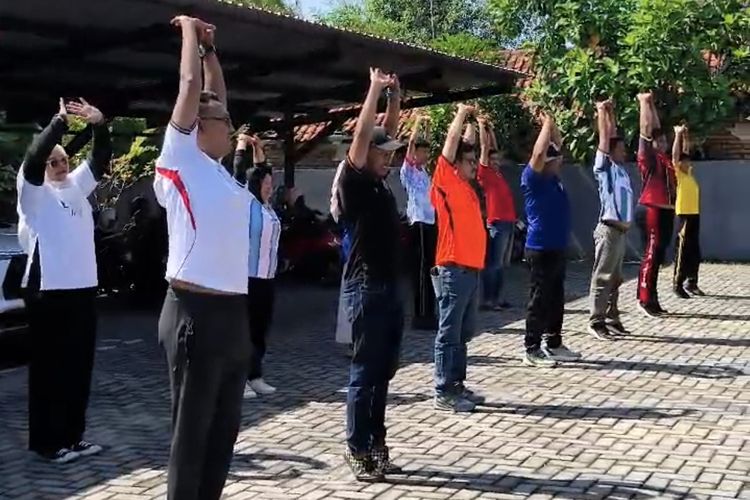 Demam Piala Dunia, ASN di Bangkalan Kerja Pakai Jersey