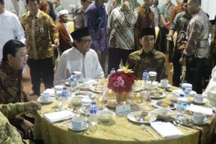 Presiden Joko Widodo menghadiri acara peringatan 40 hari wafatnya putera Wakil Ketua MPR RI Oesman Sapta Odang, Raja Sapta Sermando