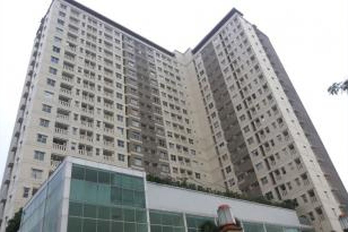 Gapura Prima mengembangkan tiga menara apartemen di lahan seluas 2,1 hektar. Dua menara yang sudah selesai pembangunannya dan telah dihuni adalah Tower Everest dan Mount Blanc.