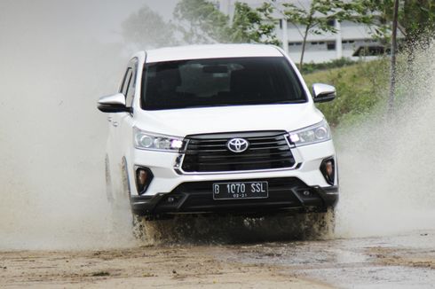 Modal Mudik Jakarta-Semarang Pakai Toyota Innova Venturer Diesel