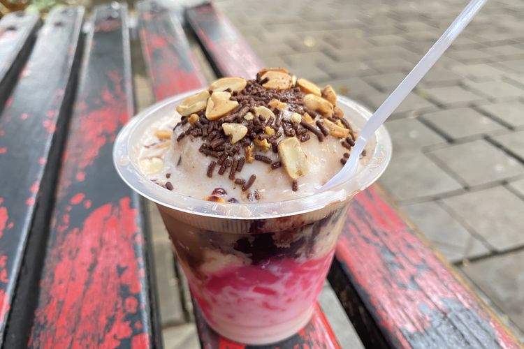 Resep Turun-temurun Jadi Modal Pedagang Es Puter Menjaga Kuliner Tradisional Jakarta