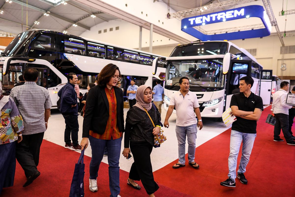 Suasana pameran Gaikindo Indonesia Internasional Auto Show (GIIAS) 2019 di Indonesia Convention Exebition (ICE) BSD, Serpong, Tangerang, Banten, Kamis (25/7/2019). GIIAS 2019 yang akan berlangsung 18 - 28 juli 2019 diikuti 20 merek kendaraan penumpang, 10 merek kendaraan komersil dan koroseri dan 12 merek sepeda motor.