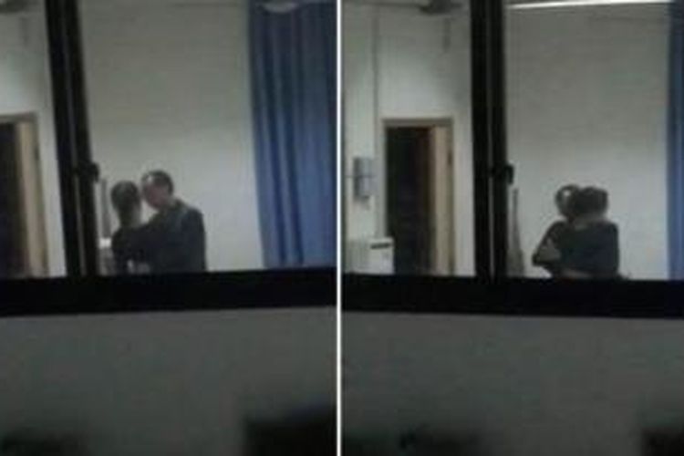 Seorang guru di sebuah SMA di kota Chongqing, China dipecat setelah aksinya mencoba mencium seorang siswi terekam kamera dan diunggah ke dunia maya.
